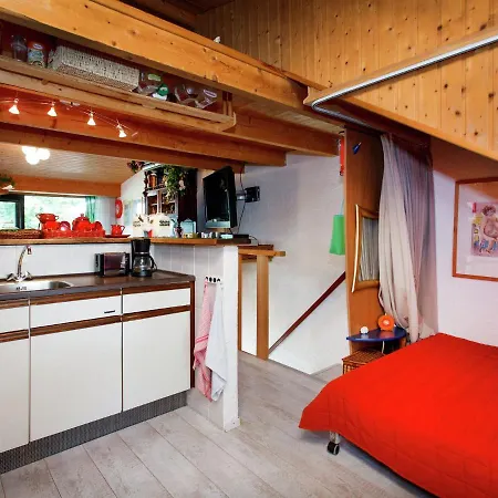 Cosy In With Terrace Apartment